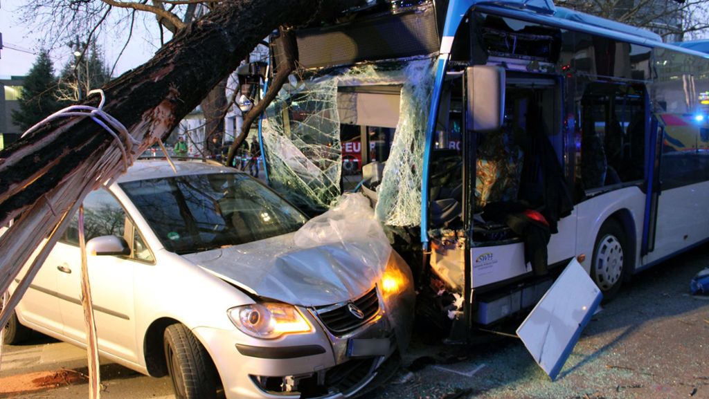 Unfall mit einem Toten in Heilbronn: Fahrer des Linienbus hatte Gesundheitsprobleme