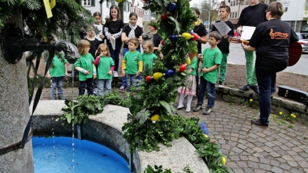 Leonberg: Am Dorfbrunnen beginnt  die Osterzeit