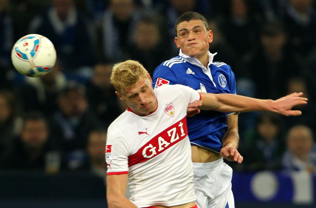 Saison 2011/12: Der VfB verliert zum Auftakt der Rückrunde 1:3 beim FC Schalke 04, Shinji Okazaki kann lediglich den Anschlusstreffer erzielen – das bedeutet Rang zehn mit 22 Punkten. Am Ende der Saison steht der VfB mit 53 Punkten auf Rang sechs.
