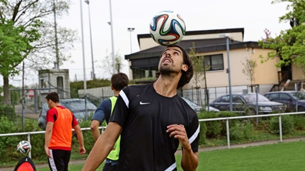  Sami Khedira, der Fußballer mit den Oeffinger Wurzeln, hat daheim mit seinen Brüdern Rani und Denny trainiert. 