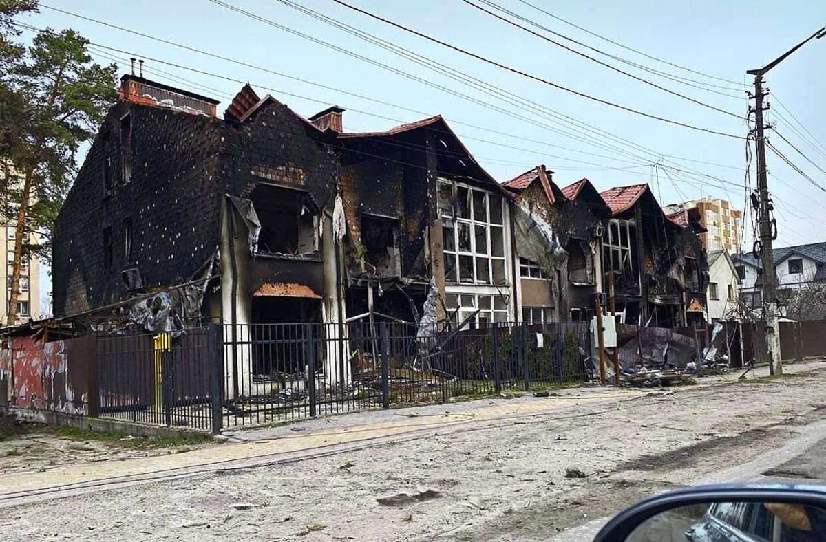 Die Zerstörung im Land dokumentiert Ivan Bogdan mit Fotos und Videos, die er auf Facebook teilt.