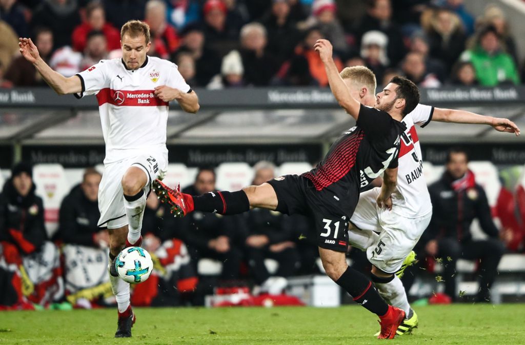 Gegen Leverkusen gab es dann auch noch die erste Heimniederlage im Kalenderjahr. Die Werkself bezwang die Stuttgart 2:0.