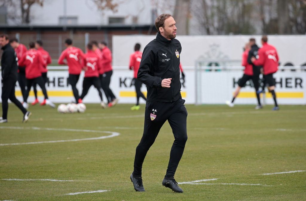 VfB-II-Trainer Andreas Hinkel: Die Rettung des Regionalligateams ist alles andere als eine leichte Aufgabe. Foto: Baumann