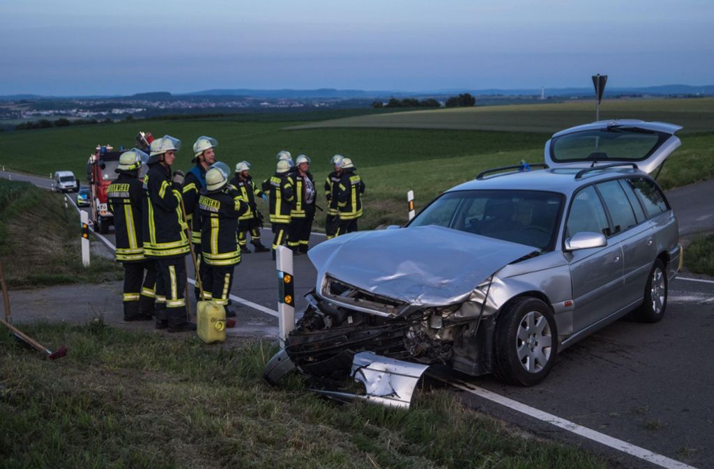 Der Opel musste nach dem Unfall abgeschleppt werden.