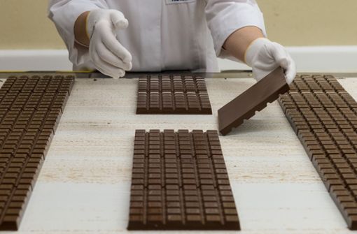 Milka streitet  seit Jahren darum, Schokolade ebenfalls im Quadrat anbieten zu dürfen. Foto: picture alliance/dpa/Marijan Murat