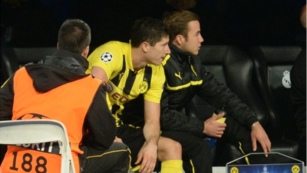  Dortmunds Jungstar Mario Götze fällt mit einem Muskelfaserriss im linken Oberschenkel mehrere Wochen aus. Auch sein Einsatz im Champions-League-Finale am 25. Mai in London ist fraglich. 