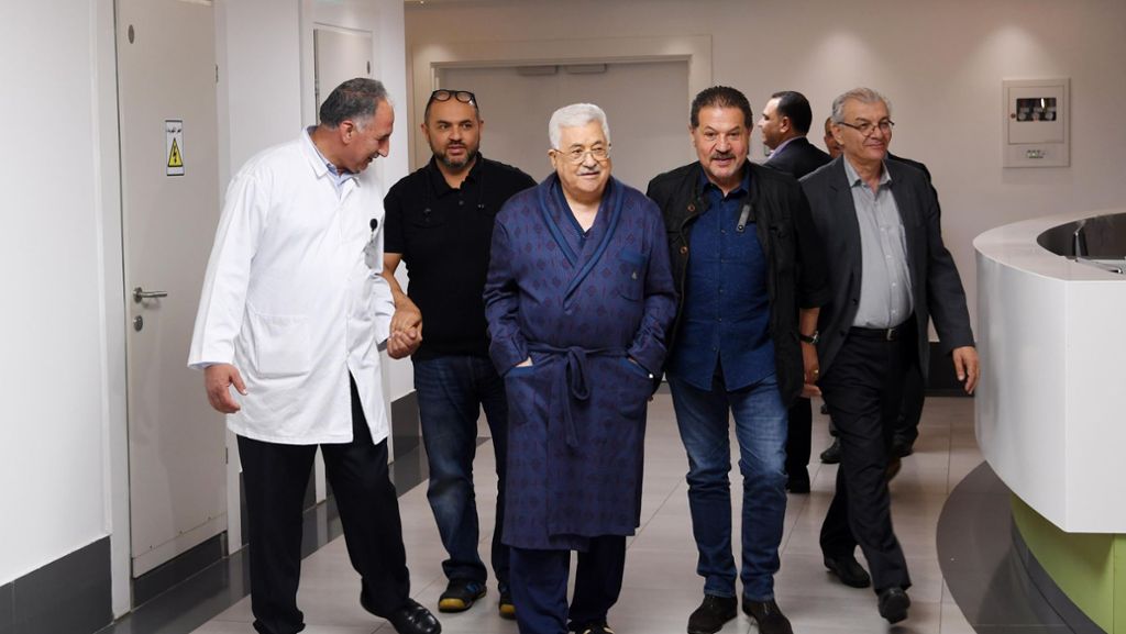  Palästinenserpräsident Mahmud Abbas kann nach einer Lungenentzündung das Krankenhaus wieder verlassen. Der 83-Jährige wird nach eigenen Angaben wieder zu seiner Arbeit zurückkehren. 