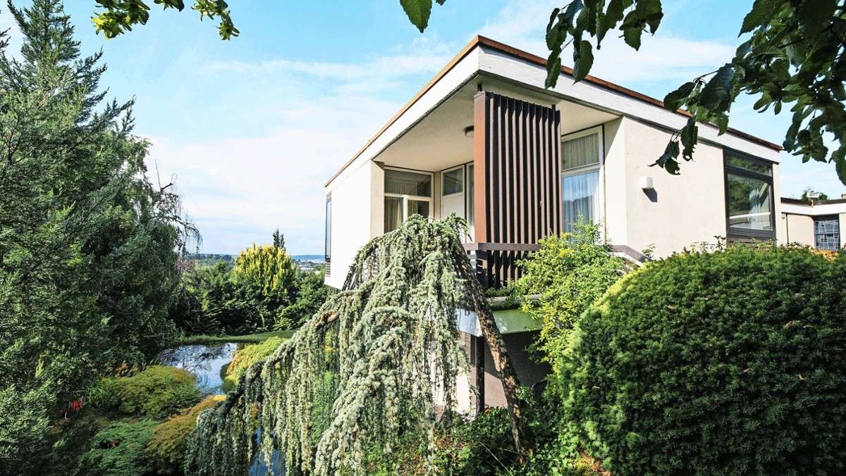 Hollywood-Regisseur Roland Emmerich: Legendäre Villa in Sindelfingen  wird verkauft