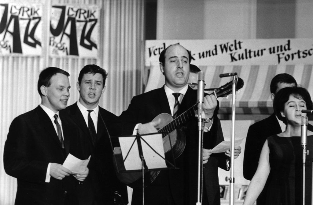 Der Ostberliner Schauspieler Krug (Mitte) und Ruth Hohmann (rechts) beim Auftritt der „Jazz-Optimisten“ im Jahr 1965 in der Kongresshalle am Berliner Alexanderplatz.