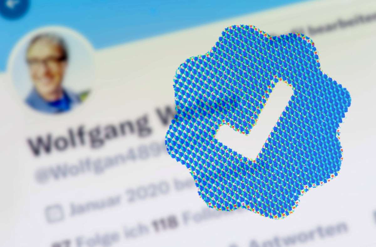 Die kostenlosen blauen Twitter-Häkchen gibt es bald nicht mehr. (Symbolbild) Foto: IMAGO/Wolfgang Maria Weber
