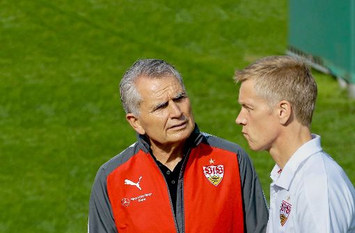 Zweimal ausgeprägter  Führungsanspruch: VfB-Präsident Wolfgang Dietrich (links) und Jan Schindelmeiser Foto: Baumann
