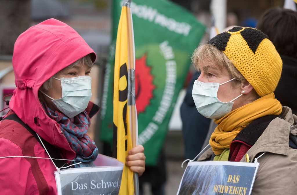 Die Demonstranten kritisierten unter anderem Merkels Forderung nach eine wirtschaftsverträglichen Klimapolitik.