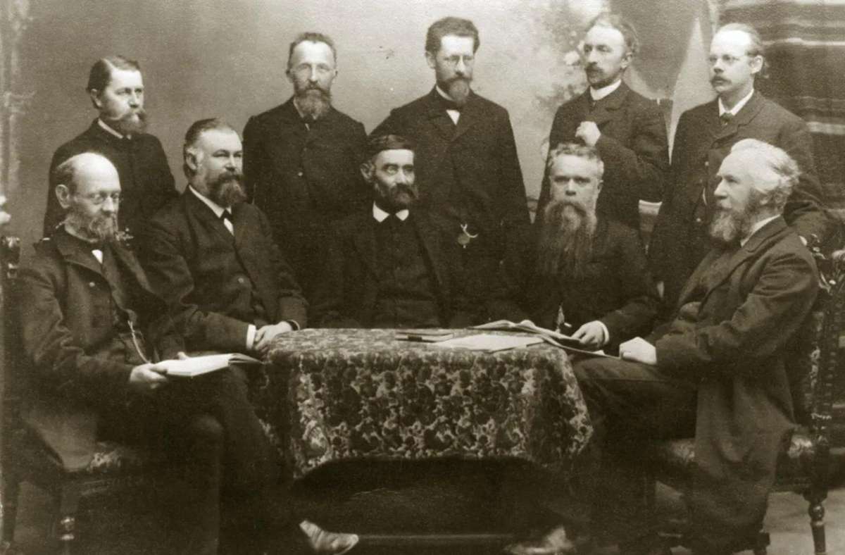 Wissenschaftler unter sich: Ernst Abbe (vorne in der Mitte) im Kreise der Jenaer Universitätsprofessoren (um 1894).