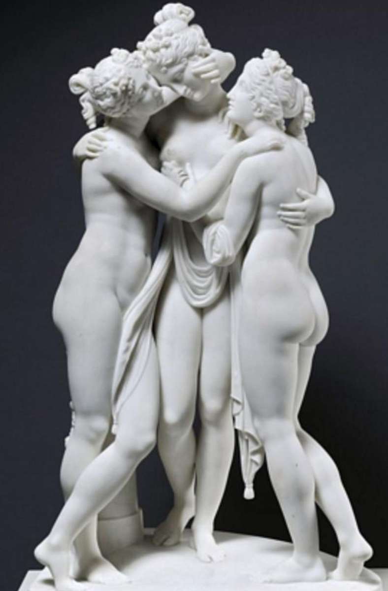 Zu der Marmor-Skulptur von Achille Stocchi gehört allerdings noch eine dritte Schönheit. Es ist eine Kopie der „Drei Grazien“ von Canova, die heute in der Rotunde der Neuen Staatsgalerie steht.