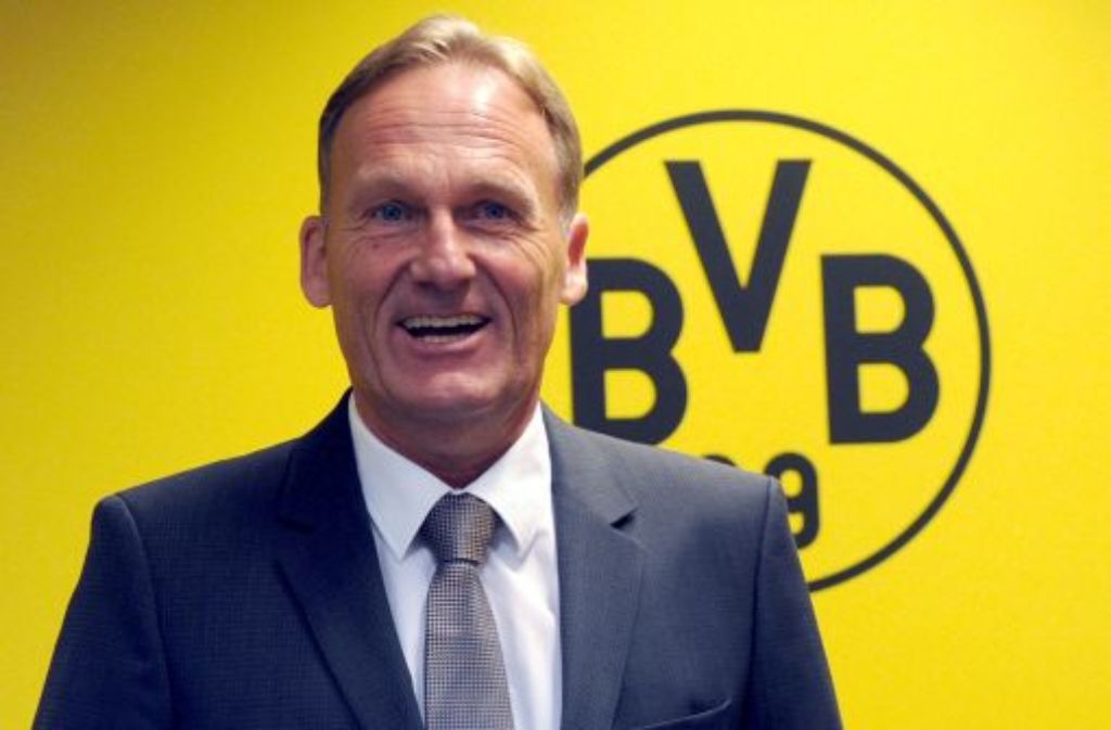 "Das ist asoziales Verhalten." Dortmunds Geschäftsführer Hans-Joachim Watzke zum Abbrennen von Pyrotechnik durch zum Teil vermummte BVB-Anhänger.