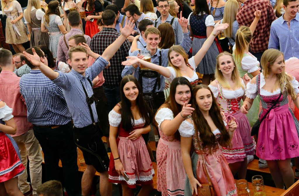 Am Sonntag herrschte ausgelassene Stimmung auf der letzten Party im Grandls Hofbräu-Zelt.