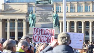 „Baden-Württemberg Report“: Vor allem Besserverdiener laut Umfrage besorgt über Rechtsruck