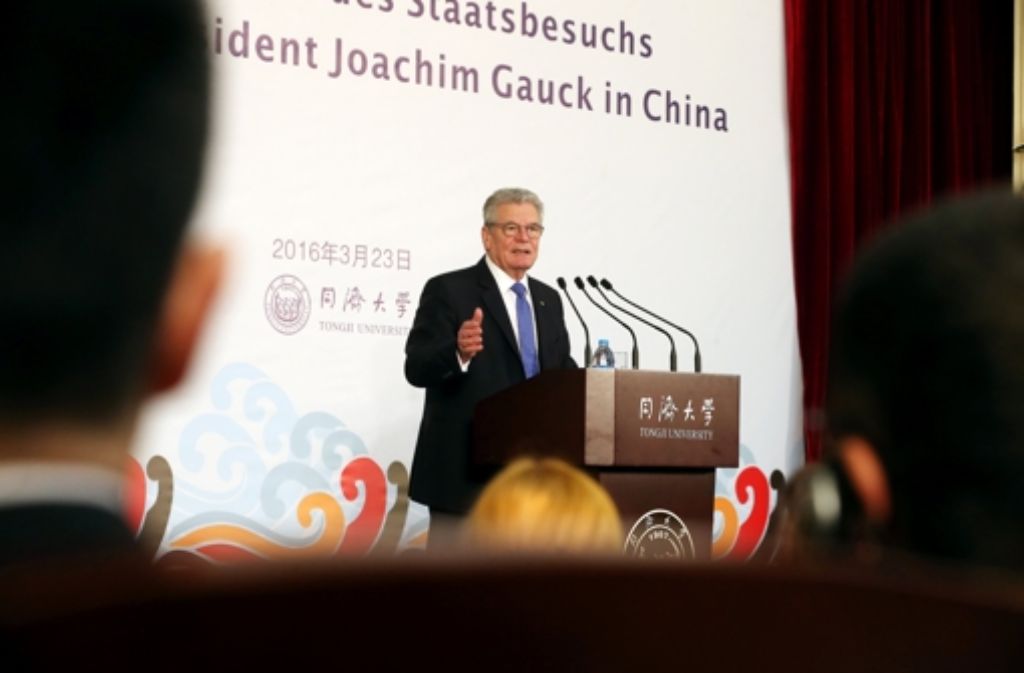 Gauck bei seiner Rede vor den Studenten der Tongji-Universität.