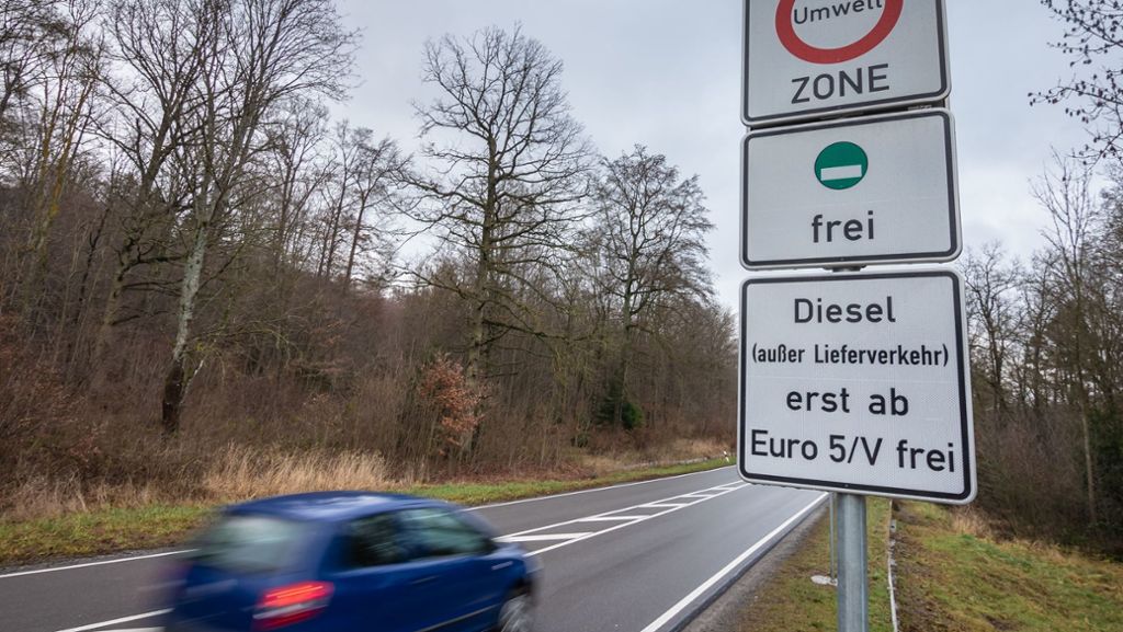 Streit um Diesel-Fahrverbote in Stuttgart: Deutsche Umwelthilfe wirft Land vor, falsch zu rechnen