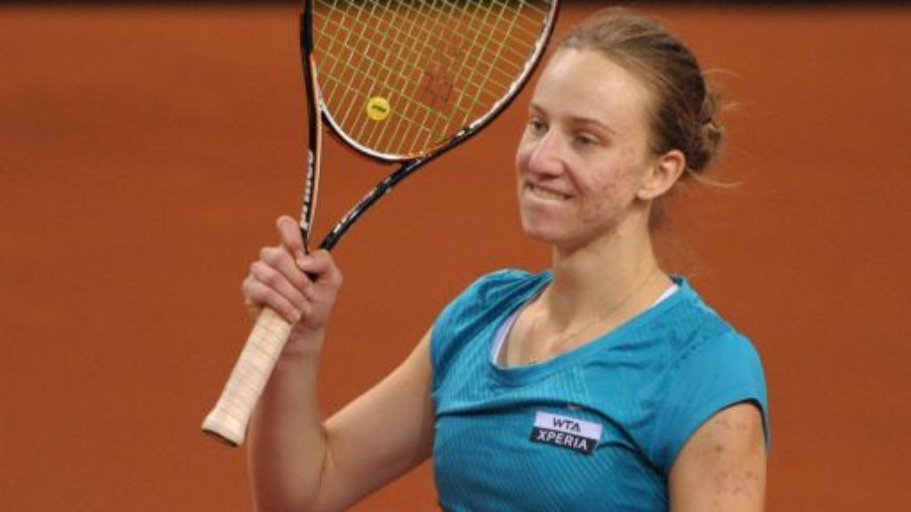  Mona Barthel wird im Relegationsspiel in der Porsche-Arena gegen Serbien ihr Debüt im deutschen Fed-Cup-Team geben. Die 22 Jahre alte Tennisspielerin wurde von Teamchefin Barbara Rittner neben Angelique Kerber für das Einzel nominiert. 