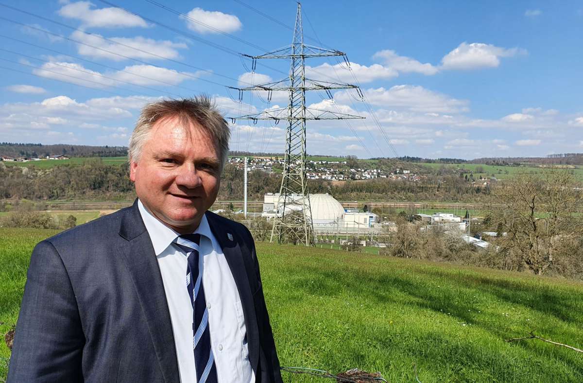Der Bürgermeister Achim Walter plant an der Nachnutzung des Kraftwerksgeländes.