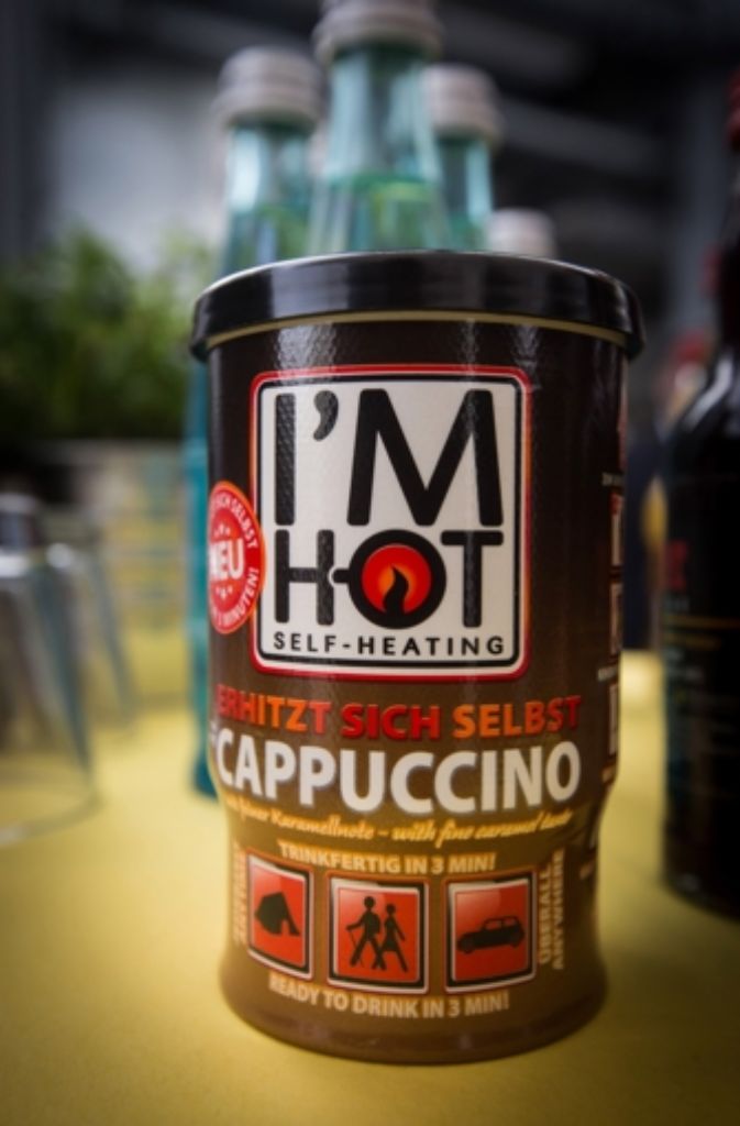 Eine praktische Anwendung moderner Latentwärme-Speichertechnik: Cappuccino, der sich innerhalb von drei Minuten durch eine chemische Reaktion von selbst erwärmt. Leider lässt sich die Dose aber nach Gebrauch nicht wie ein Taschenwärmer wieder mit Wärme „aufladen“.
