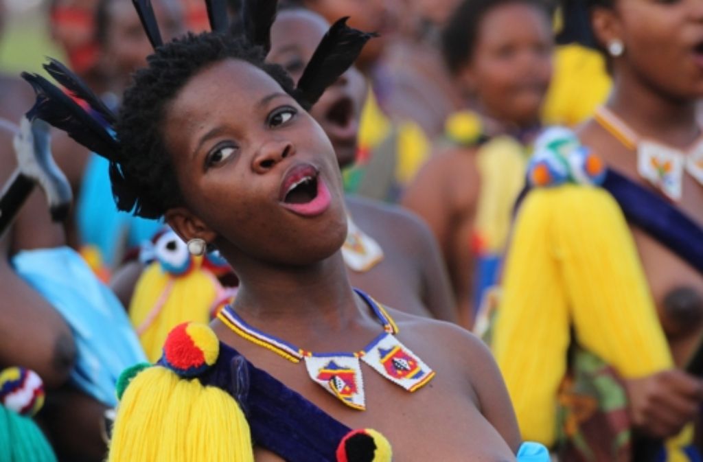 Tausende junge Frauen reisten zum alljährlichen Umhlanga-Tanz in Swasiland an.