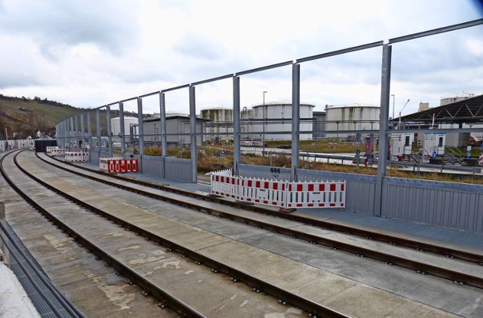 Krach in Stuttgart-Untertürkheim: 400 Meter lange Lärmschutzwand soll Lärm minimieren