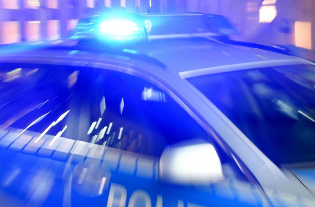 Die Polizei fahndet nach einem Täter in Weilimdorf. Die Bilder gibt es in der Fotostrecke. (Symbolbild)