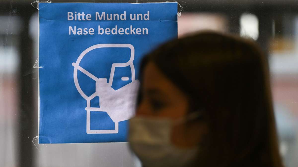 Coronavirus in Deutschland: RKI-Präsident für Maskenpflicht in Räumen