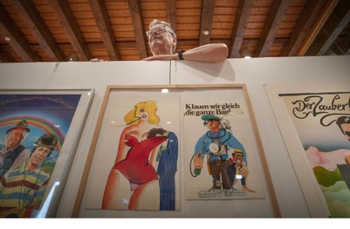 Siegfried Groß hat etliche Filmplakate entworfen – zum Beispiel das für den Woody-Allen-Streifen „Was Sie schon immer über Sex wissen wollten“ (links). Foto: Gottfried Stoppel