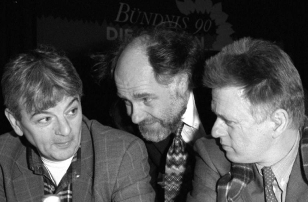 Von 1984 bis 1994 war er Mitglied des baden-württembergischen Landtags, 1994 wurde er in den Bundestag gewählt. Das Bild zeigt Schlauch (Mitte) im Jahr 1997 mit dem damaligen Bundestagsfraktionschef Joschka Fischer (l.) und dem damaligen baden-württembergischen Landtagsfraktionschef und heutigen Stuttgarter OB, Fritz Kuhn.