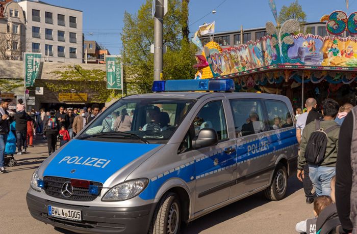 Stuttgarter Frühlingsfest: Kopfhörer an Fahrgeschäft gestohlen – Ortung führt zu Diebesgut
