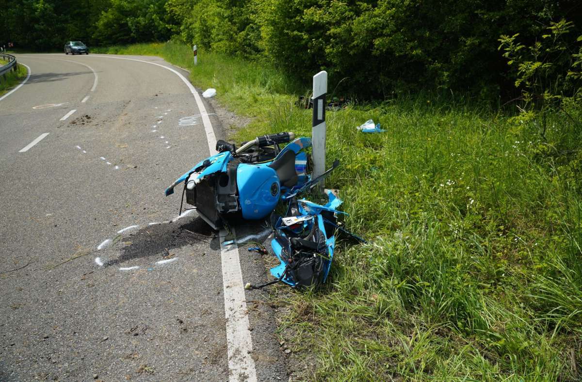Am Samstagmittag gegen 11:30 Uhr verletzte sich ein Motorradfahrer schwer bei Steinenbronn.