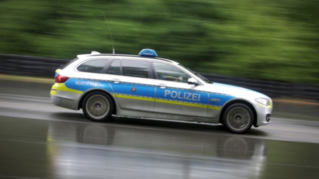 A5 nach Karlsruhe: Polizei sperrt Autobahn nach Unfall