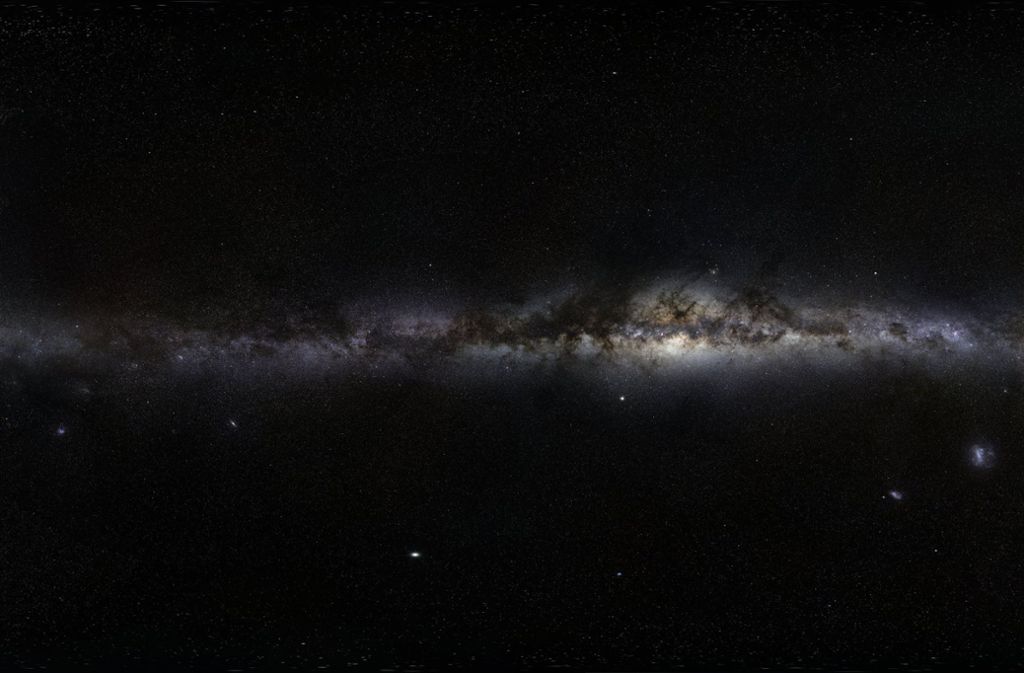 Jüngste Beobachtungsdaten sprechen dafür, dass die Große Magellansche Wolke zwar 20 Mal weniger Sternenmasse umfasst als die Milchstraße, aber dafür deutlich mehr Dunkle Materie enthält.