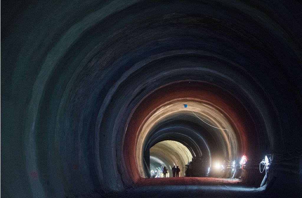 Knapp 60 Prozent der Tunnel für Stuttgart 21 sind gegraben. Nun steigen wieder die Kosten. Foto: dpa