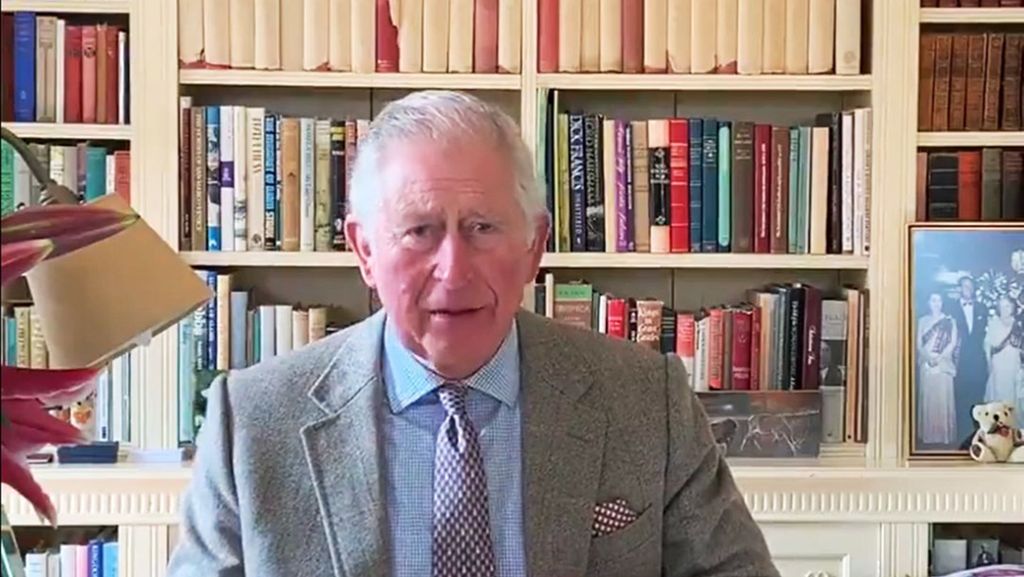  Er sei über den Berg – mit einer Videobotschaft hat sich Prinz Charles an die Briten gewandt. Der Thronfolger befindet sich weiter in häuslicher Isolation in Schottland. 