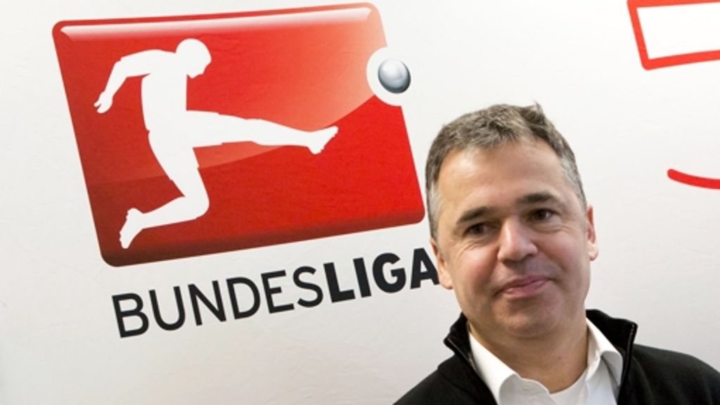  Der neue Geschäftsführer der Deutschen Fußball-Liga, Andreas Rettig, will das Vertrauen des Fans zurückgewinnen. Der Ligaverband soll mehr als Sport- denn als Wirtschaftsunternehmen wahrgenommen werden. Er selbst sei ein Fußballer, „mit allerdings bescheidenem Talent“. 