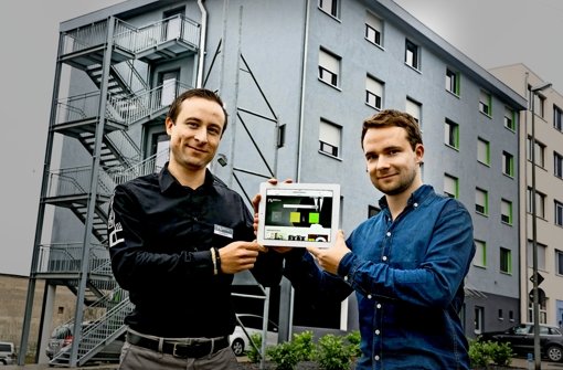 David und Samuel Härtl (rechts) mit der von ihnen entwickelten App Foto: Horst Rudel