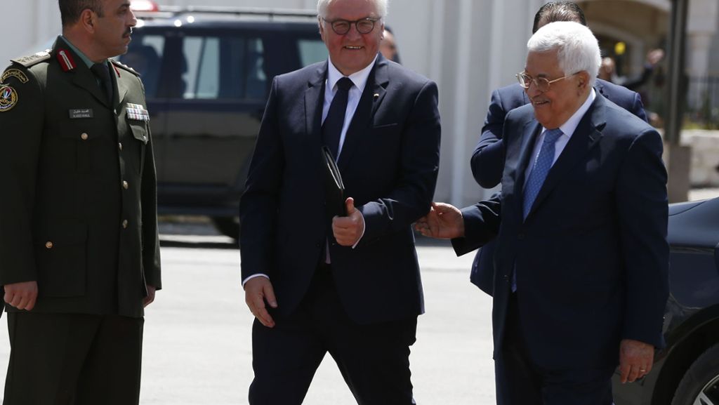  Zum Abschluss seiner Nahost-Reise hat Bundespräsident Frank Walter Steinmeier am Dienstag den Palästinenserpräsident Mahmud Abbas getroffen. Bei dem Gespräch forderte er zur raschen Verwirklichung der Zwei-Staaten-Lösung auf. 