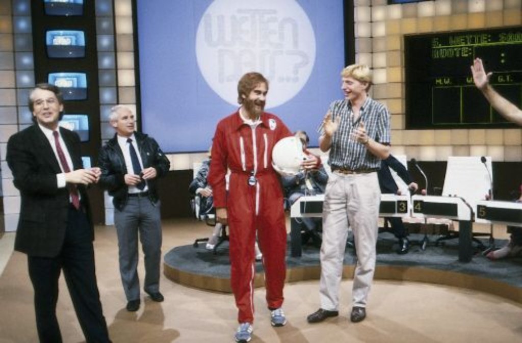 ... und sorgen für gute Laune am Samstagabend. Vor allem, wenn sich Kurt Felix (Zweiter von rechts) einen Spaß erlaubt. Das freut auch Boris Becker am 21. September 1985. Der frühere Tennisprofi war bisher sieben Mal als Wettpate in der Sendung zu Gast.