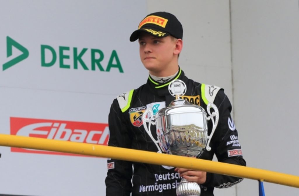 Mick Schumacher fuhr beim Saisonauftakt der Nachwuchsserie Formel 4 am Samstag in Oschersleben auf Rang neun und war damit bester Rookie.