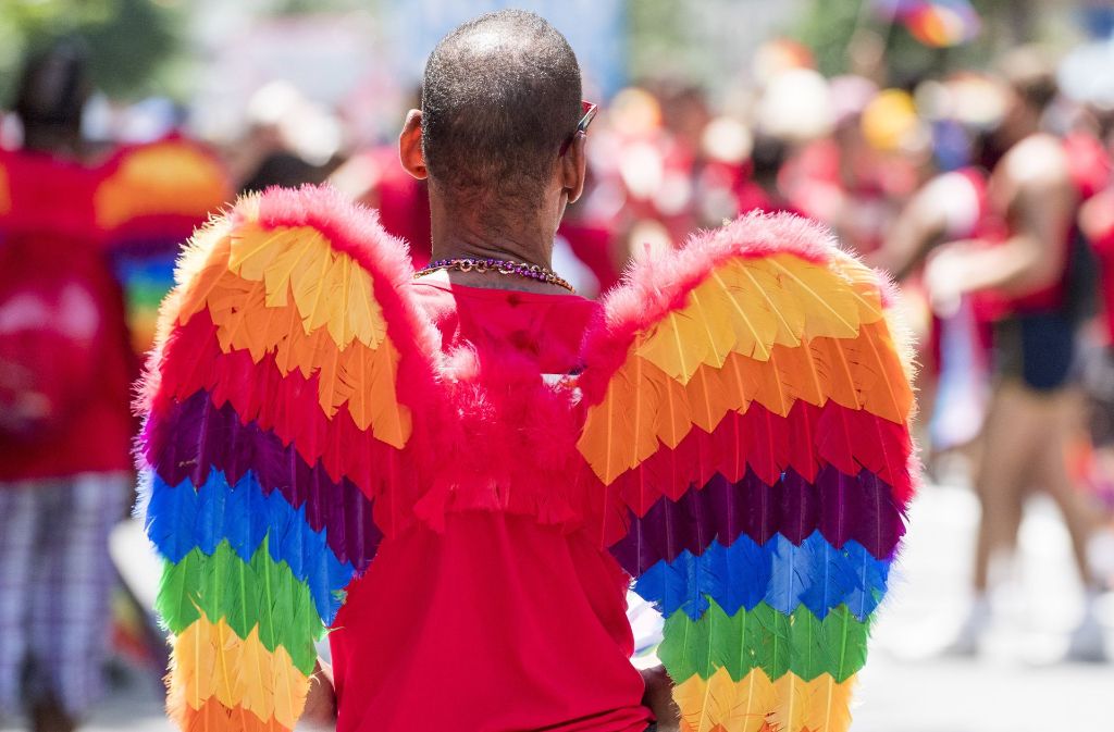 Die Gay Pride Parade findet jährlich statt. Im Mittelpunkt stehen die Rechte und der Stolz aller Homosexuellen, Bisexuellen, Transgender und Queer (LGBTQ).