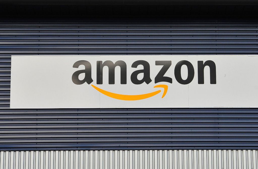 Es folgt der Online-Versandhändler Amazon mit 64,80 Milliarden US-Dollar.