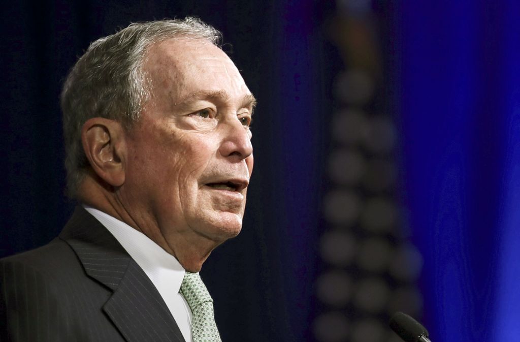 Der potenzielle Gegenkandidat Michael Bloomberg inszeniert sich in Werbespots als besserer Krisenmanager.