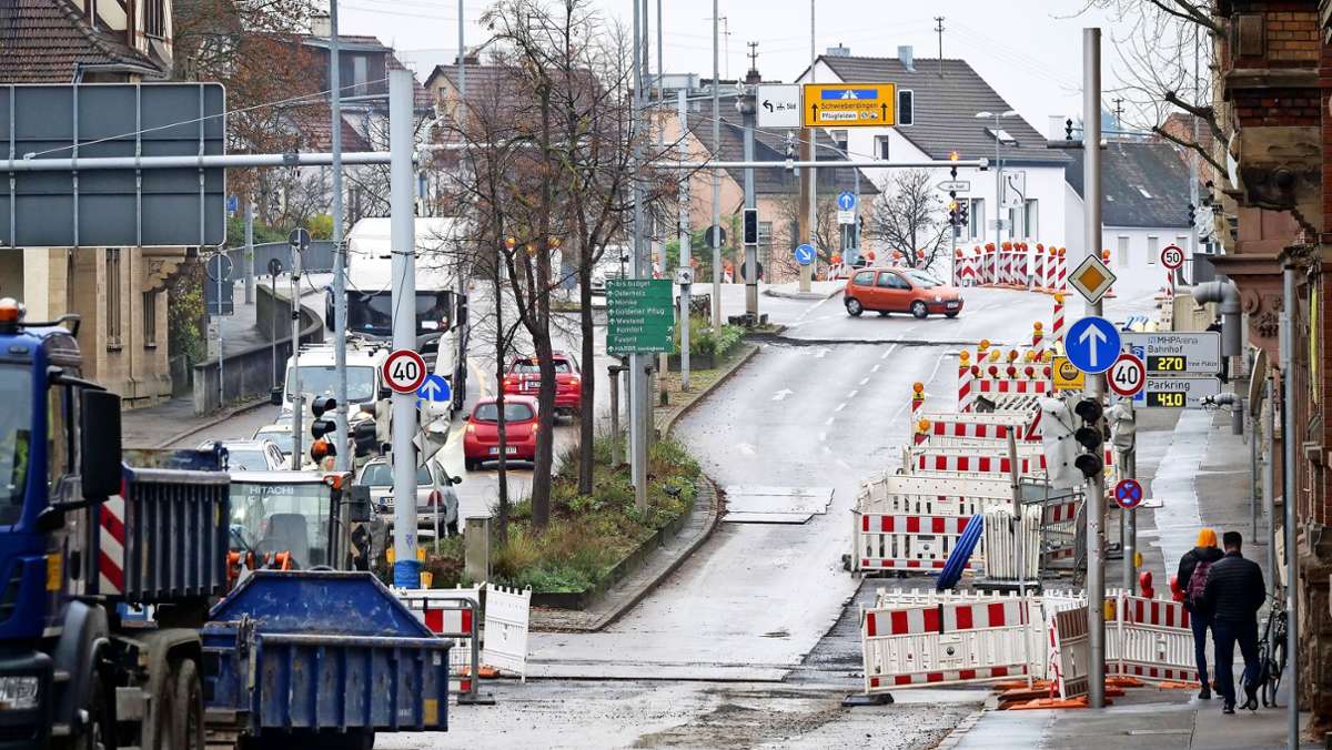  Das eine Ludwigsburger Straßenbauprojekt läuft noch, da wird schon das nächste vorbereitet – und die Telekom reißt die eben erst fertige gewordene Abelstraße wieder auf. 