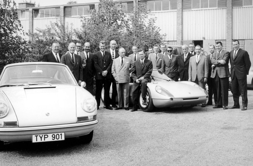 Der Export nach Nordamerika ist in den 70ern schon lange das wichtigste Standbein für Porsche. 1955 geht annähernd die Hälfte der Jahresproduktion in die USA. In der Folge dieser positiven Entwicklung richtet Porsche im Oktober 1955 in New York ein eigenes Büro ein.