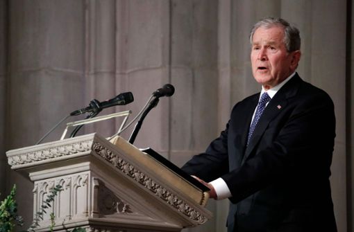 George W. Bush fand rührende, aber auch humorvolle Worte in seiner Rede. Foto: POOL