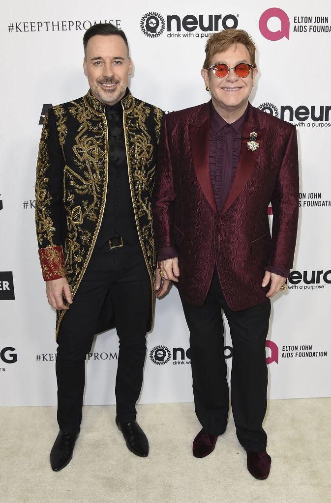 Elton John (rechts) hielt eine Ansprache bei seiner Geburtstags-Gala, in der er sich bei seinem Partner David Furnish (links) bedankte. Er habe ihm geholfen, sein Leben umzukrempeln.